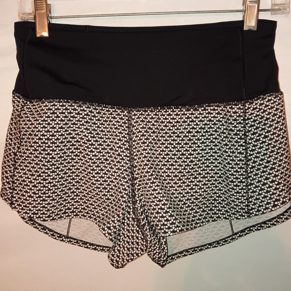Lululemon Speed Up Highrise Shorts in Monochromatic Black